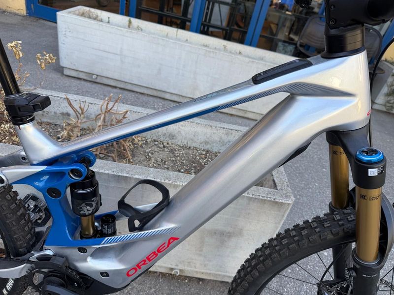 Gebrauchtes Orbea Wild M-TEAM 2025 2025 Mountainbike, Hellgrau, 29 — Bild 2 von 12