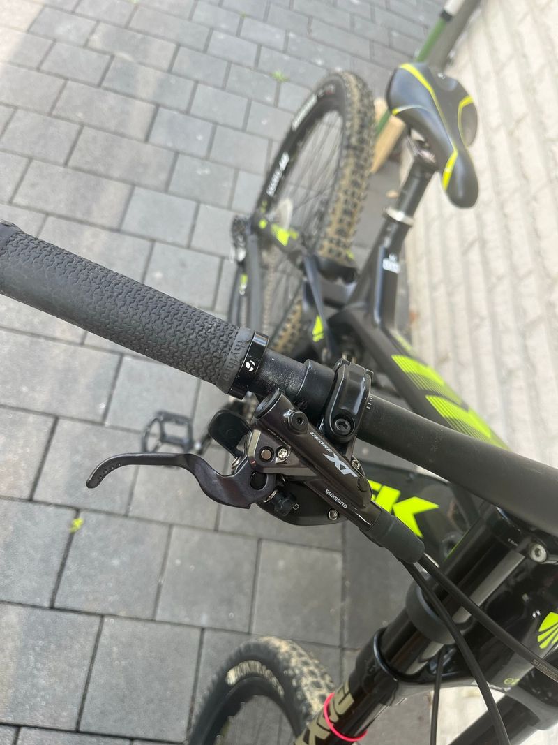 Gebrauchtes Trek Session 88 DH 27.5 2015 2015 Mountainbike, Schwarz, 27.5 — Bild 2 von 6