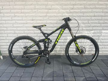 Gebrauchtes Trek Session 88 DH 27.5 2015 2015 Mountainbike, Schwarz, 27.5 — Bild 1 von 6