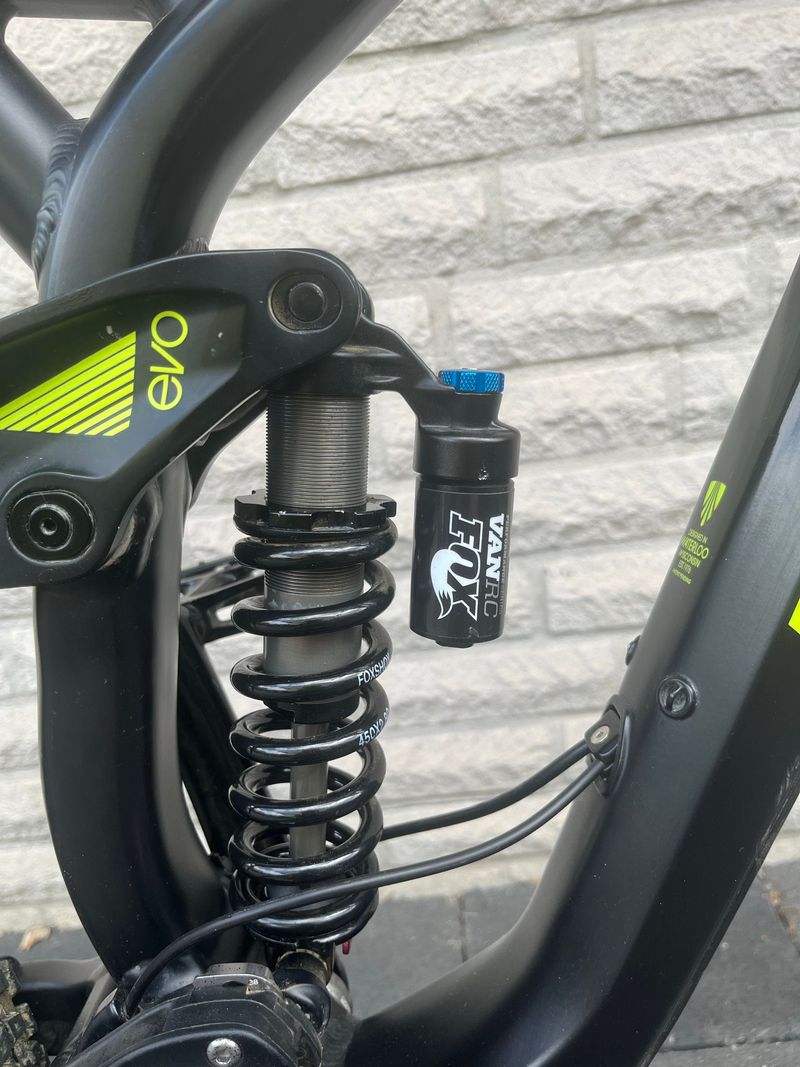 Gebrauchtes Trek Session 88 DH 27.5 2015 2015 Mountainbike, Schwarz, 27.5 — Bild 4 von 6