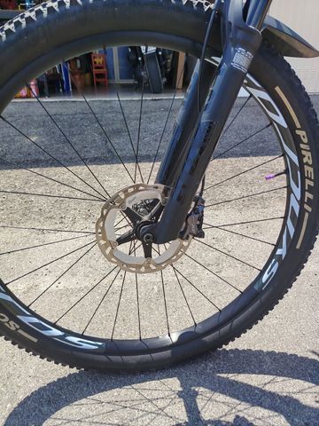 Scott Lumen eRIDE 900 2023 2023 Mountainbike usato, Grigio chiaro — immagine 9 di 9