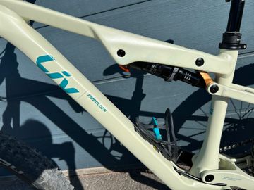 Used Liv Embolden 2026 2026 Mountainbike, White, 29, 27.5 — image 2 of 6