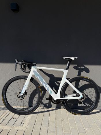 Used Canyon Aeroad CFR Tensor 2025 2025 Road & Gravel, White — image 9 of 13