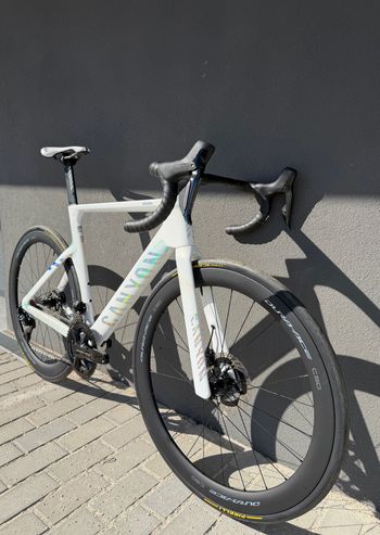 Used Canyon Aeroad CFR Tensor 2025 2025 Road & Gravel, White — image 3 of 13