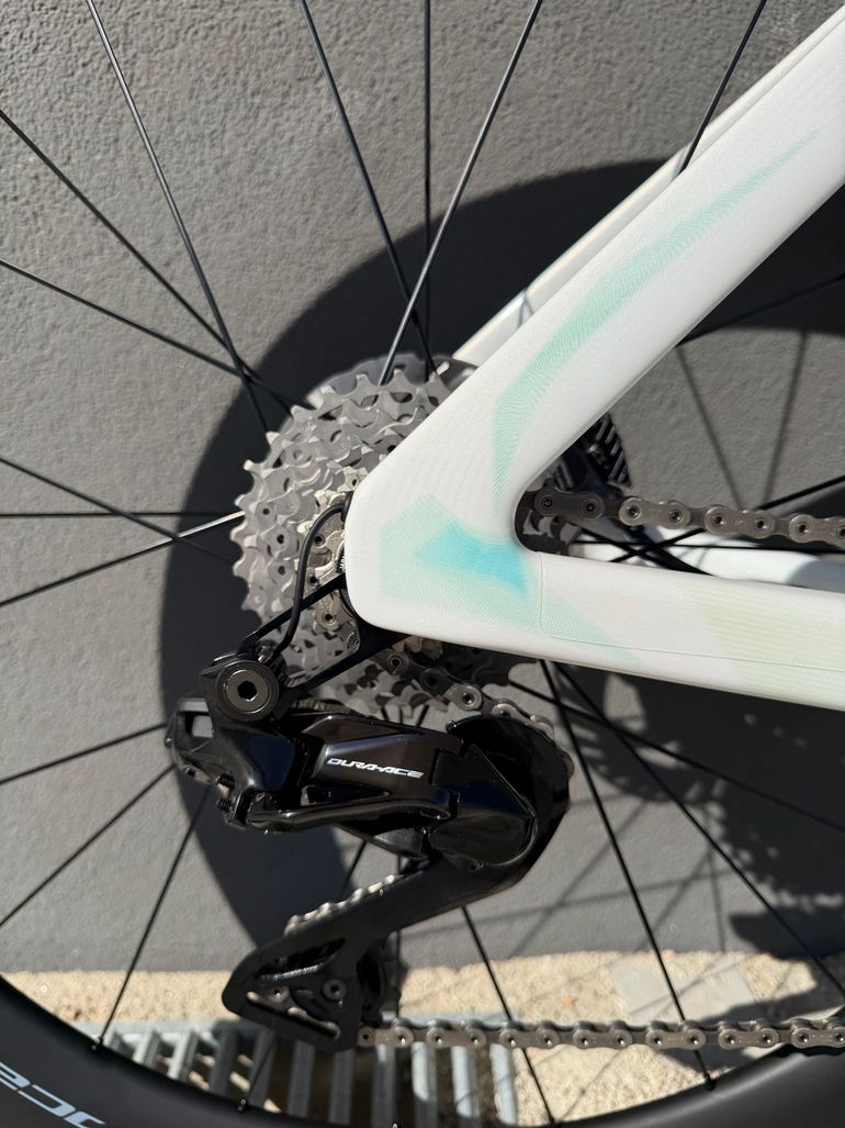 Used Canyon Aeroad CFR Tensor 2025 2025 Road & Gravel, White — image 6 of 13
