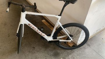 Used Gusto Custom Shimano 105 2025 Road & Gravel, White — image 3 of 3