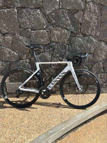 Brugt Canyon Aeroad CF SLX Disc 9.0 Di2 2020 2020 Road & Gravel