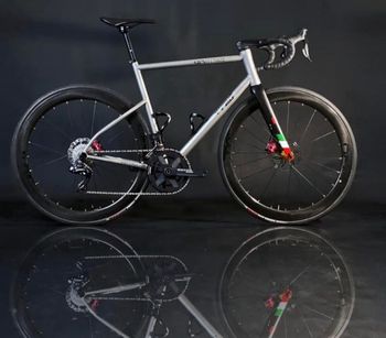 T red Custom Shimano Dura Ace 2024 Corsa & gravel usato