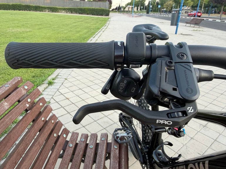 Gebrauchtes Amflow Custom Sram Eagle Transmission X0 2027 Mountainbike, Schwarz — Bild 9 von 20