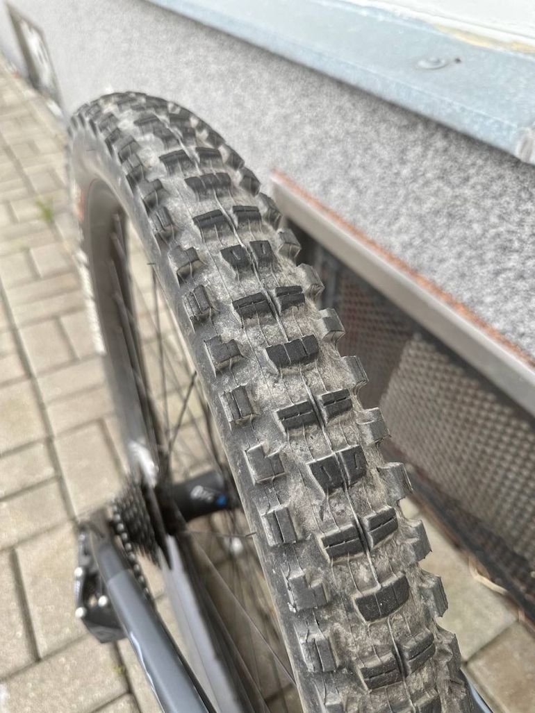 Brugt Cannondale Jekyll Shimano Deore XT 2024 Mountainbike — billede 11 af 15