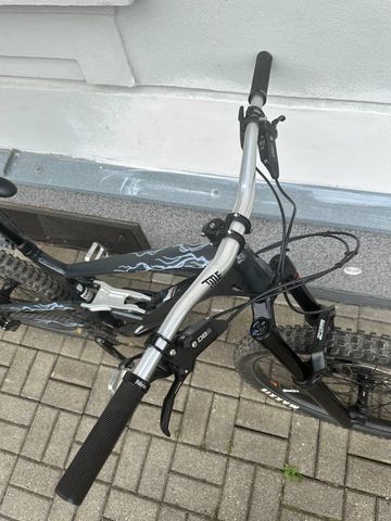 Gebrauchtes Cannondale Jekyll Shimano Deore XT 2024 Mountainbike, Schwarz — Bild 14 von 15