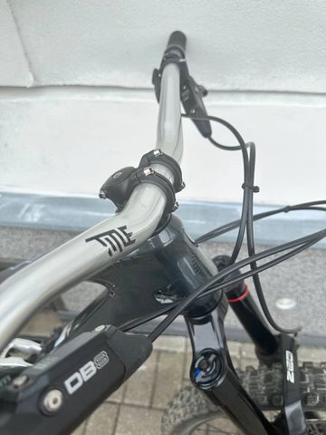 Gebrauchtes Cannondale Jekyll Shimano Deore XT 2024 Mountainbike, Schwarz — Bild 8 von 15