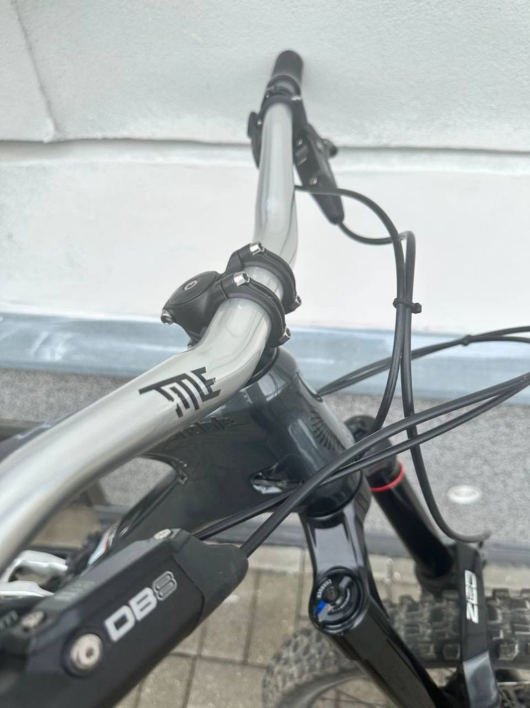 Brugt Cannondale Jekyll Shimano Deore XT 2024 Mountainbike — billede 8 af 15