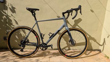 CUBE Nuroad Shimano GRX 2020 Road & Gravel usato, Grigio chiaro — immagine 1 di 12
