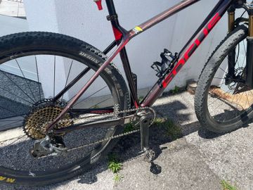 Used Focus RAVEN 9.9 2019 2019 Mountainbike, Red — image 3 of 4