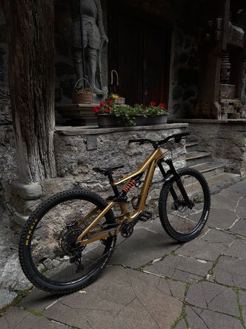 Orbea RALLON M10 2023 2023 Mountainbike usato, Arancione — immagine 1 di 5