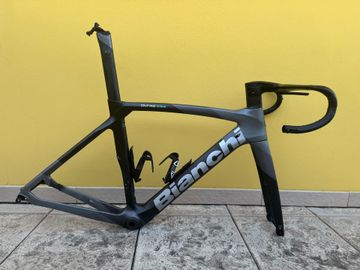 Bianchi Oltre XR4 - Frame Kit 2022 Frameset 2022 Road & Gravel usato