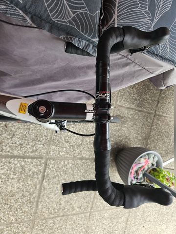 Used Giant TCR Advanced 2 2012 2012 Road & Gravel, White — image 3 of 5
