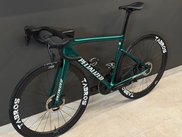 Used Specialized Tarmac Shimano Ultegra Di2 2025 Road & Gravel, Green — image 10 of 11