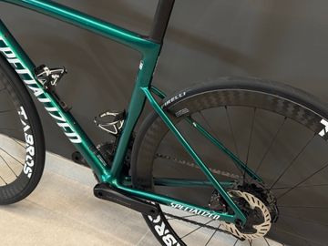 Used Specialized Tarmac Shimano Ultegra Di2 2025 Road & Gravel, Green — image 9 of 11