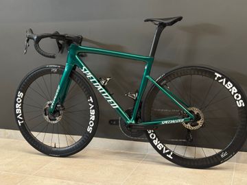 Used Specialized Tarmac Shimano Ultegra Di2 2025 Road & Gravel, Green — image 8 of 11