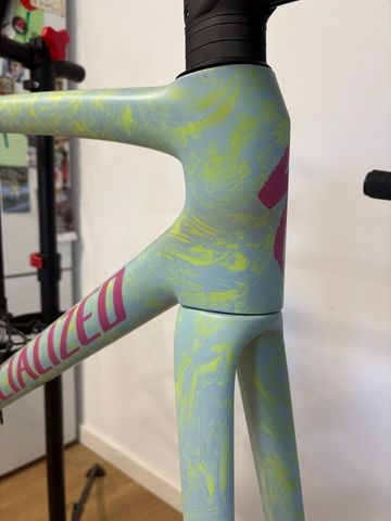 Used Specialized Tarmac SL8 Frameset 2025 Frameset 2025 Road & Gravel, White — image 4 of 8