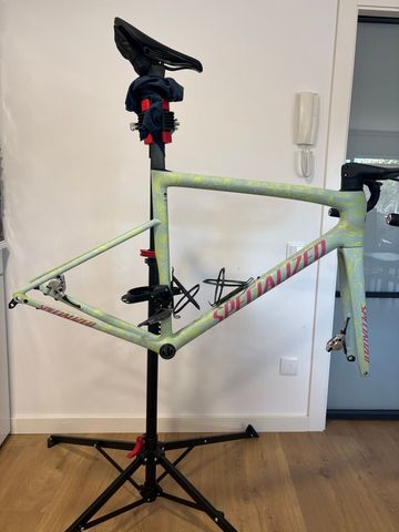 Used Specialized Tarmac SL8 Frameset 2025 Frameset 2025 Road & Gravel, White — image 1 of 8