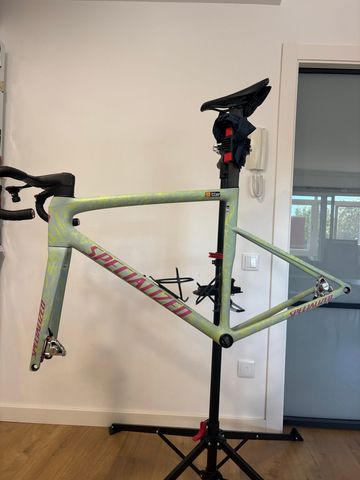 Used Specialized Tarmac SL8 Frameset 2025 Frameset 2025 Road & Gravel, White — image 6 of 8