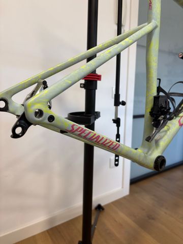 Used Specialized Tarmac SL8 Frameset 2025 Frameset 2025 Road & Gravel, White — image 3 of 8