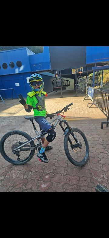 Gebrauchtes Commencal CLASH JR V2 2022 2022 Youth, Hellgrau — Bild 3 von 4