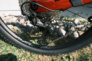 Brugt Trek Slash+ 9.7 SLX/XT 2025 2025 Mountainbike — billede 20 af 22