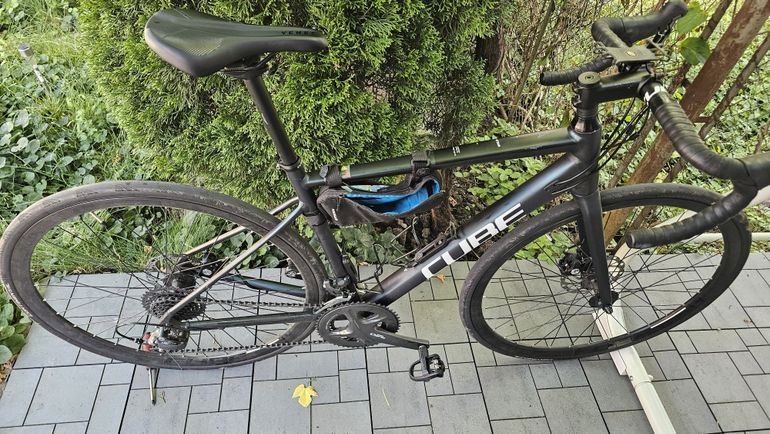 Used CUBE ATTAIN 2023 2023 Road & Gravel, Blue — image 5 of 7