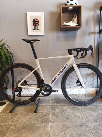 Megamo PULSE 04 SLR 2026 2026 Road & Gravel usato, Bianco — immagine 1 di 10