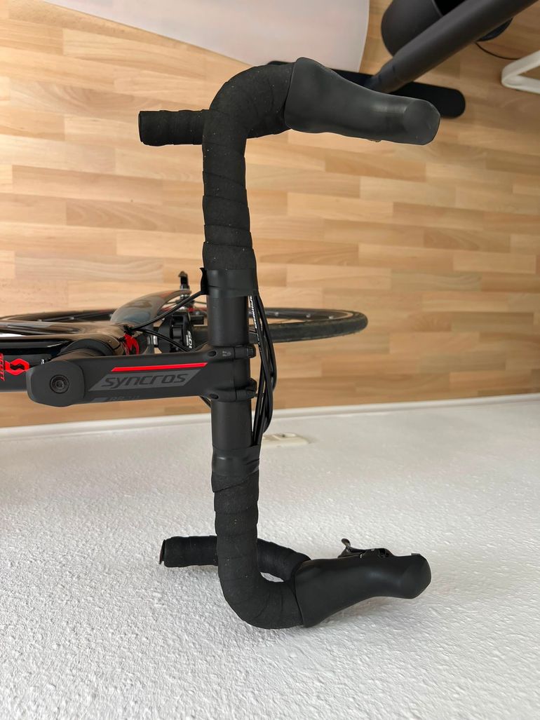 Scott Addict 20 2018 2018 Road & Gravel usato, Nero — immagine 2 di 6