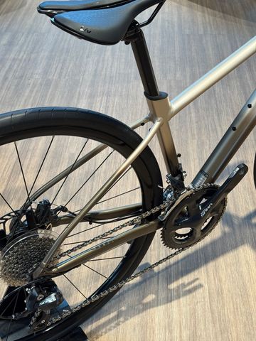 Liv Avail AR 3 2025 2025 Road & Gravel de segunda mano, Gris claro — imagen 2 de 4