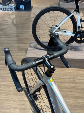 Brugt Liv Avail AR 3 2025 2025 Road & Gravel — billede 3 af 4