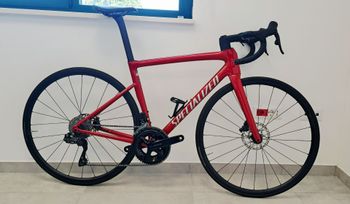 Käytetty Specialized Tarmac SL8 Comp - Shimano 105 Di2 2026 2026 Road & Gravel