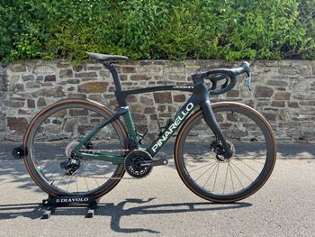 Used Pinarello Dogma F 515 Sram Force AXS & Carbon Laufräder 2023 Road & Gravel
