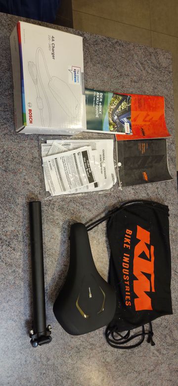 Gebrauchtes KTM Macina team Shimano Deore 2023 Mountainbike, Hellgrau — Bild 9 von 9