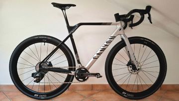 Używany Canyon Inflite CF SLX 9 2024 2024 Road & Gravel