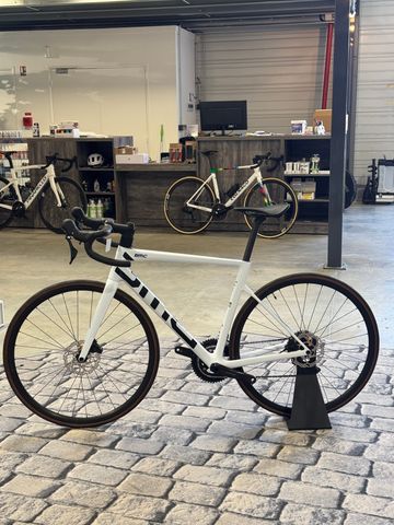BMC Teammachine SLR THREE 2027 2027 Road & Gravel usato, Bianco — immagine 4 di 4