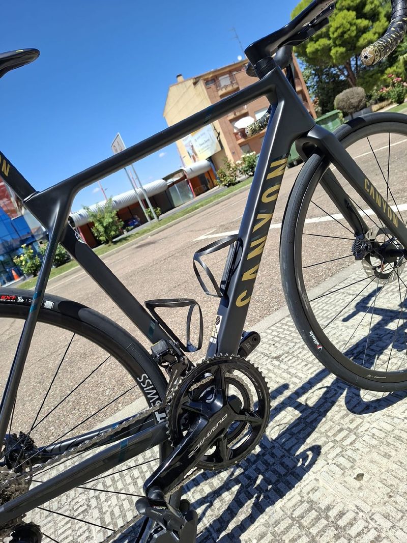Used Canyon ultimate CFR Custom Shimano Dura Ace Di2 2024 Road & Gravel, Black — image 3 of 10
