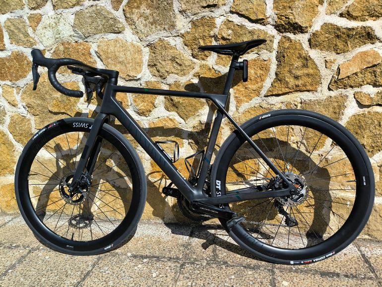 Canyon ultimate CFR Custom Shimano Dura Ace Di2 2024 Road & Gravel usato, Nero — immagine 18 di 23