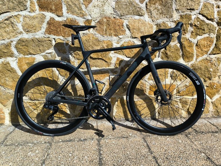 Canyon ultimate CFR Custom Shimano Dura Ace Di2 2024 Road & Gravel d'occasion — image 10 sur 10