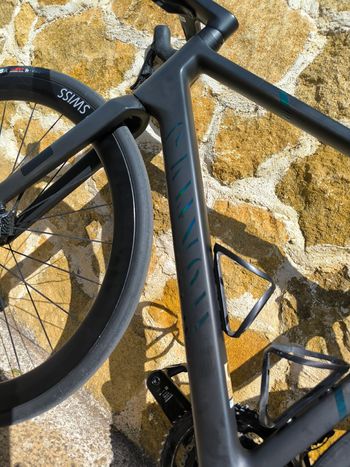 Canyon ultimate CFR Custom Shimano Dura Ace Di2 2024 Road & Gravel usato, Nero — immagine 3 di 23