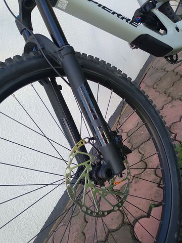 Lapierre Zesty CF 6.9 2025 2025 Mountainbike usato, Grigio chiaro — immagine 8 di 39