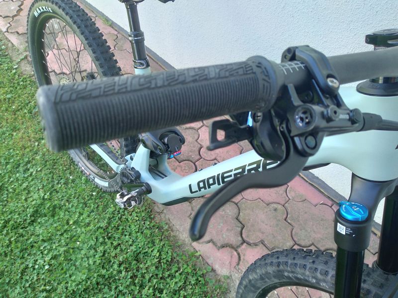 Lapierre Zesty CF 6.9 2025 2025 Mountainbike usato, Grigio chiaro — immagine 10 di 39