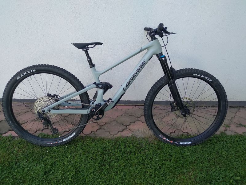 Lapierre Zesty CF 6.9 2025 2025 Mountainbike usato, Grigio chiaro — immagine 1 di 39