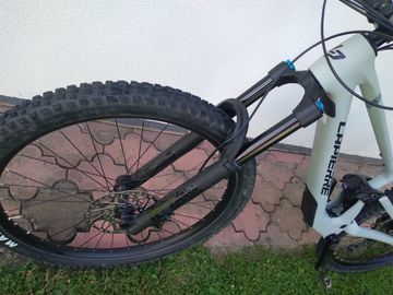 Lapierre Zesty CF 6.9 2025 2025 Mountainbike usato, Grigio chiaro — immagine 28 di 39