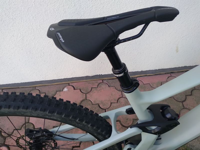Lapierre Zesty CF 6.9 2025 2025 Mountainbike usato, Grigio chiaro — immagine 4 di 39